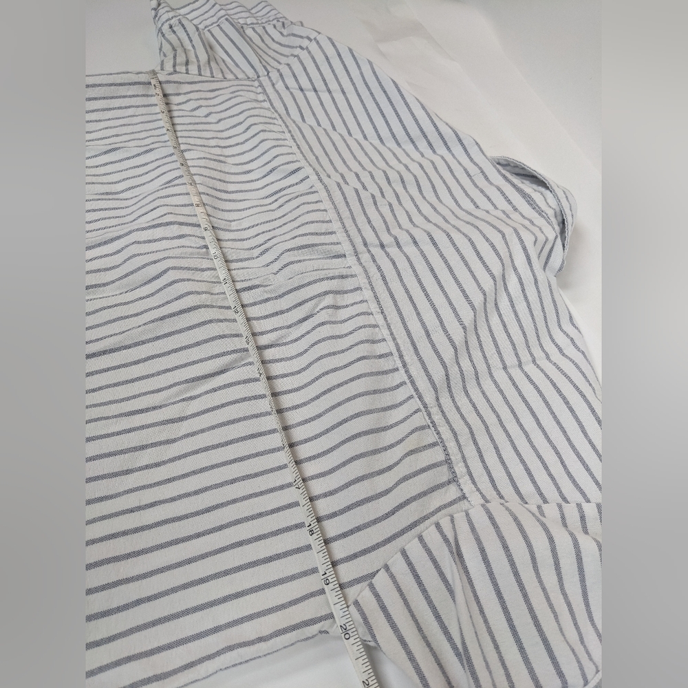 White and Blue pinstripe Short sleeve button down shirt dress with pockets [148] - Picture 6 of 8